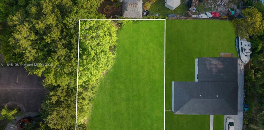 Land in Miami Gardens, Florida № 1849307