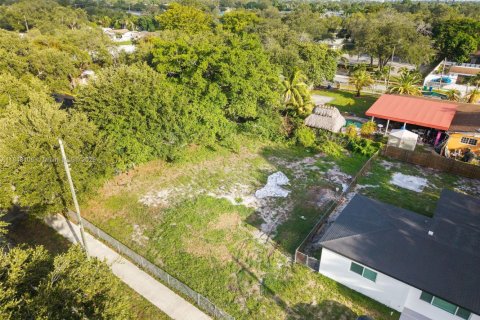 Land in Miami Gardens, Florida № 1849307 - photo 4