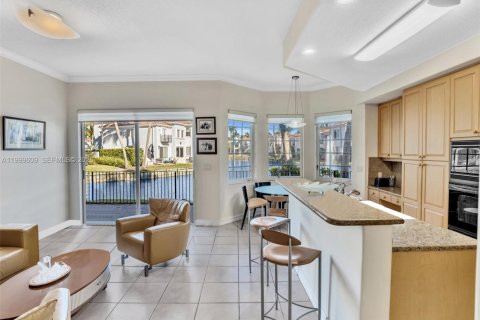 Villa ou maison à vendre à Aventura, Floride: 4 chambres, 274.43 m2 № 2064872 - photo 12