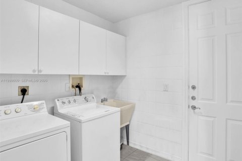 Villa ou maison à vendre à Aventura, Floride: 4 chambres, 274.43 m2 № 2064872 - photo 27