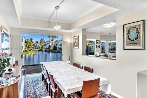 Villa ou maison à vendre à Aventura, Floride: 4 chambres, 274.43 m2 № 2064872 - photo 8