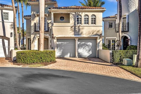 Villa ou maison à Aventura, Floride 4 chambres, 274.43 m2 № 2064872