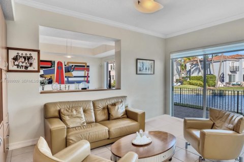 Villa ou maison à vendre à Aventura, Floride: 4 chambres, 274.43 m2 № 2064872 - photo 21