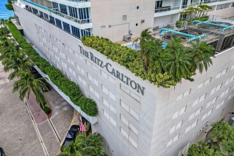 Condo in Fort Lauderdale, Florida, 1 bedroom № 2247710 - photo 2