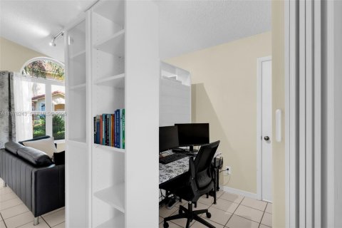 Villa ou maison à vendre à Cutler Bay, Floride: 2 chambres, 78.04 m2 № 2050279 - photo 10