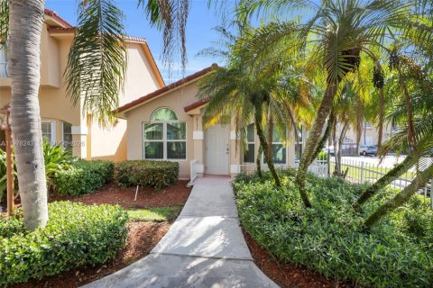 Villa ou maison à vendre à Cutler Bay, Floride: 2 chambres, 78.04 m2 № 2050279 - photo 3