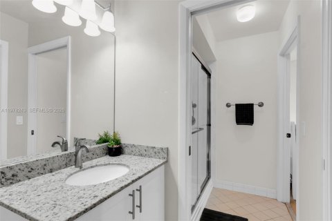 Villa ou maison à vendre à Cutler Bay, Floride: 2 chambres, 78.04 m2 № 2050279 - photo 12