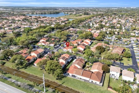 Villa ou maison à vendre à Cutler Bay, Floride: 2 chambres, 78.04 m2 № 2050279 - photo 23