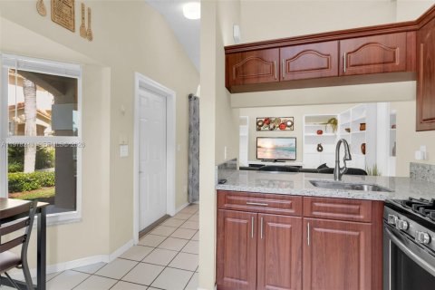 Villa ou maison à vendre à Cutler Bay, Floride: 2 chambres, 78.04 m2 № 2050279 - photo 8