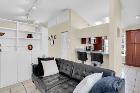 Villa ou maison à vendre à Cutler Bay, Floride: 2 chambres, 78.04 m2 № 2050279 - photo 5