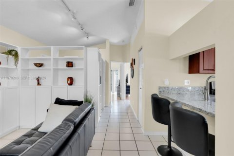 Villa ou maison à vendre à Cutler Bay, Floride: 2 chambres, 78.04 m2 № 2050279 - photo 6