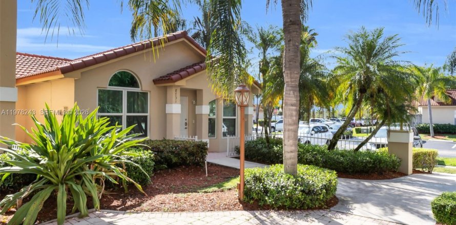 Villa ou maison à Cutler Bay, Floride 2 chambres, 78.04 m2 № 2050279