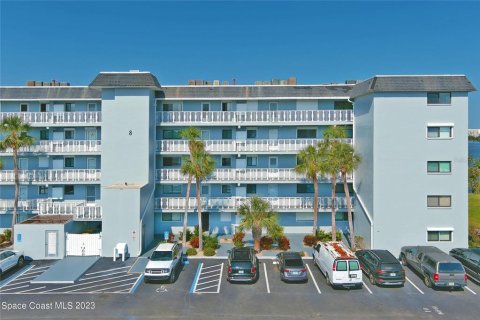 Condo in Cocoa Beach, Florida, 2 bedrooms  № 2095757 - photo 30