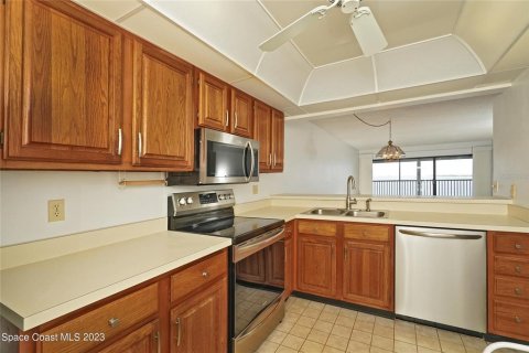 Condo in Cocoa Beach, Florida, 2 bedrooms  № 2095757 - photo 7