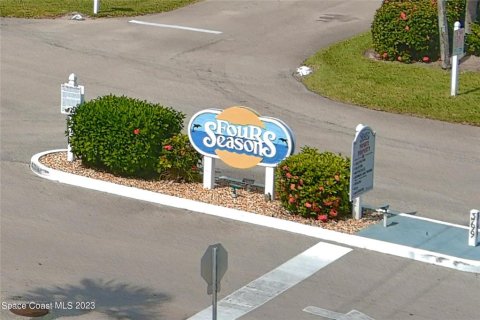 Condo in Cocoa Beach, Florida, 2 bedrooms  № 2095757 - photo 18
