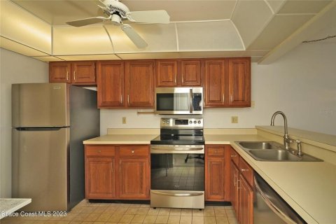 Condo in Cocoa Beach, Florida, 2 bedrooms  № 2095757 - photo 6