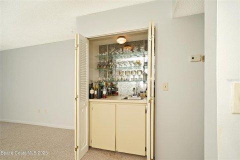 Condo in Cocoa Beach, Florida, 2 bedrooms  № 2095757 - photo 11