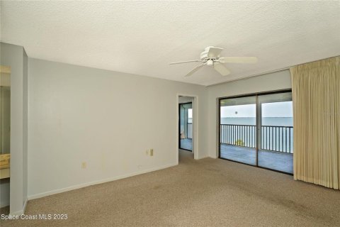 Condo in Cocoa Beach, Florida, 2 bedrooms  № 2095757 - photo 12