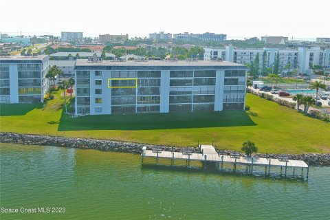 Condo in Cocoa Beach, Florida, 2 bedrooms  № 2095757 - photo 26