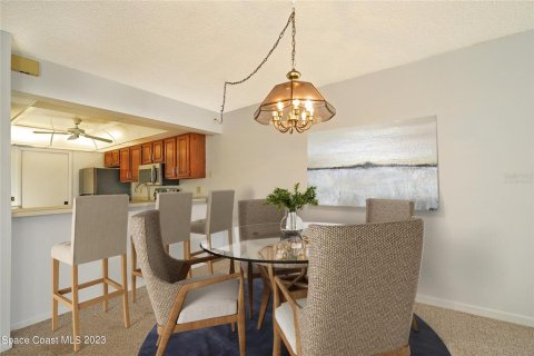 Condo in Cocoa Beach, Florida, 2 bedrooms  № 2095757 - photo 9