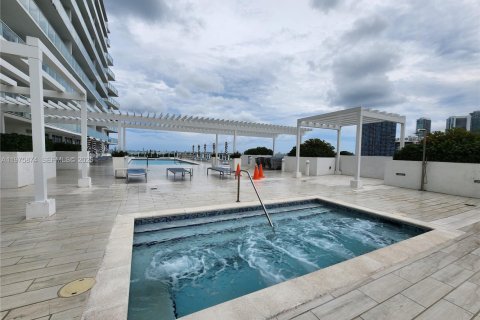 Condo in Miami, Florida  № 2040492 - photo 25