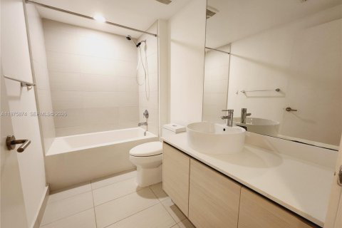 Condo in Miami, Florida  № 2040492 - photo 2