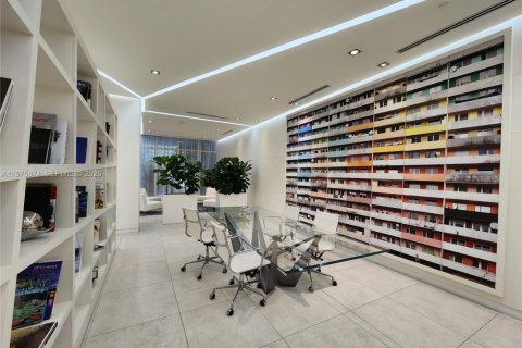 Condo in Miami, Florida  № 2040492 - photo 22