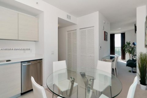 Condo in Miami, Florida  № 2040492 - photo 6