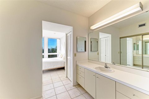 Condo in Longboat Key, Florida, 2 bedrooms  № 2216731 - photo 27