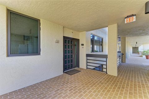 Condo in Longboat Key, Florida, 2 bedrooms  № 2216731 - photo 4
