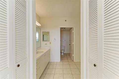 Condo in Longboat Key, Florida, 2 bedrooms  № 2216731 - photo 25