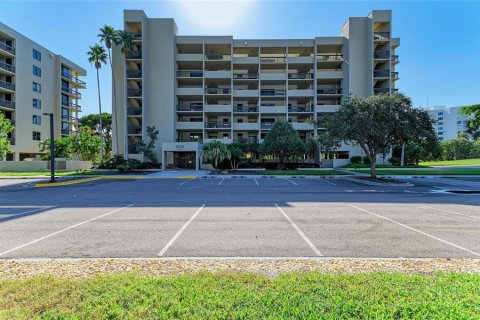 Condo in Longboat Key, Florida, 2 bedrooms  № 2216731 - photo 3