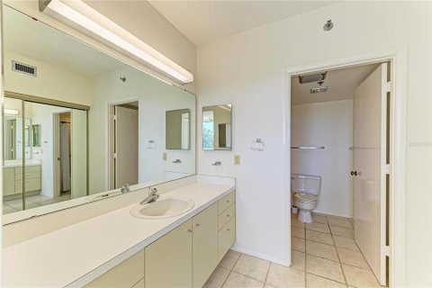 Condo in Longboat Key, Florida, 2 bedrooms  № 2216731 - photo 26