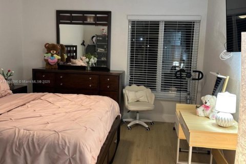 House in Miami, Florida 3 bedrooms, 115.57 sq.m. № 1964266 - photo 21