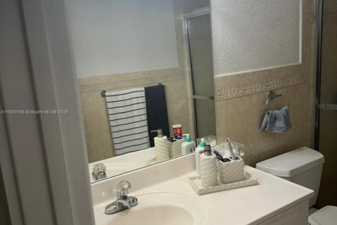 House in Miami, Florida 3 bedrooms, 115.57 sq.m. № 1964266 - photo 14