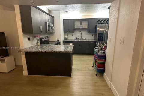 House in Miami, Florida 3 bedrooms, 115.57 sq.m. № 1964266 - photo 30