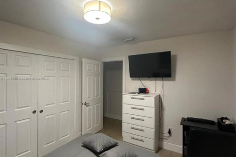 House in Miami, Florida 3 bedrooms, 115.57 sq.m. № 1964266 - photo 4