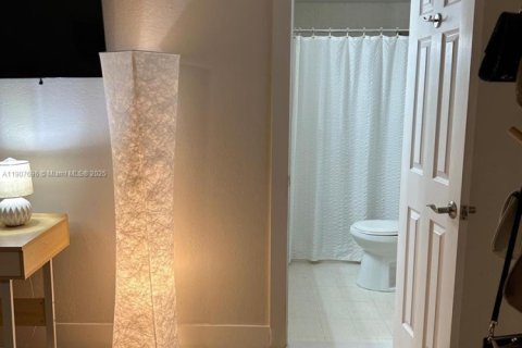 House in Miami, Florida 3 bedrooms, 115.57 sq.m. № 1964266 - photo 23