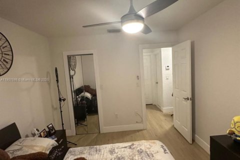 House in Miami, Florida 3 bedrooms, 115.57 sq.m. № 1964266 - photo 9