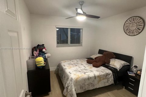 House in Miami, Florida 3 bedrooms, 115.57 sq.m. № 1964266 - photo 8