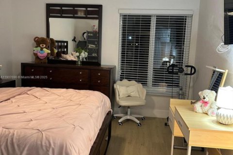 House in Miami, Florida 3 bedrooms, 115.57 sq.m. № 1964266 - photo 22