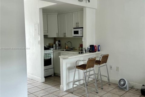 Condo in Miami Beach, Florida  № 1452753 - photo 17