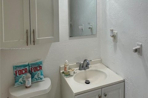 Condo in Miami Beach, Florida  № 1452753 - photo 20