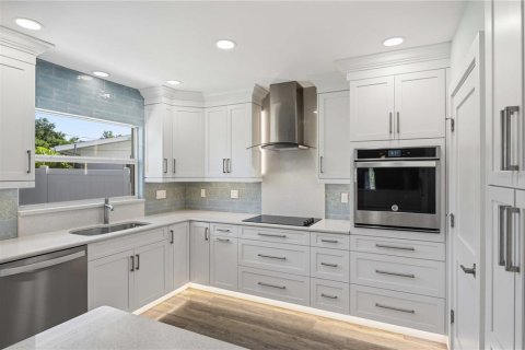 House in Venice, Florida 3 bedrooms, 175.68 sq.m. № 2123429 - photo 7