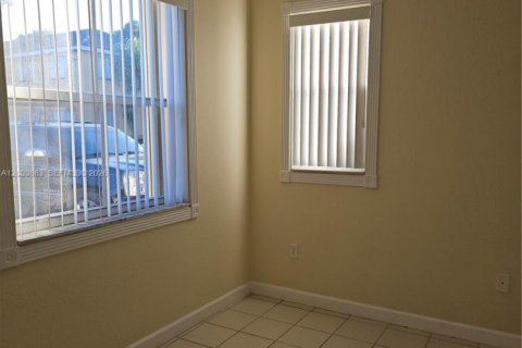 Copropriété à louer à Homestead, Floride: 3 chambres, 98.48 m2 № 2069344 - photo 14