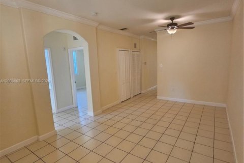 Copropriété à louer à Homestead, Floride: 3 chambres, 98.48 m2 № 2069344 - photo 10