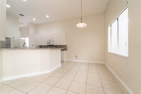 House in Cutler Bay, Florida 4 bedrooms, 231.88 sq.m. № 1476873 - photo 16