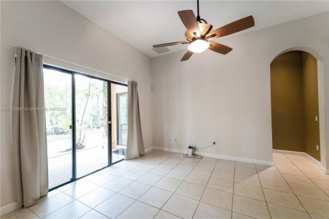House in Cutler Bay, Florida 4 bedrooms, 231.88 sq.m. № 1476873 - photo 25