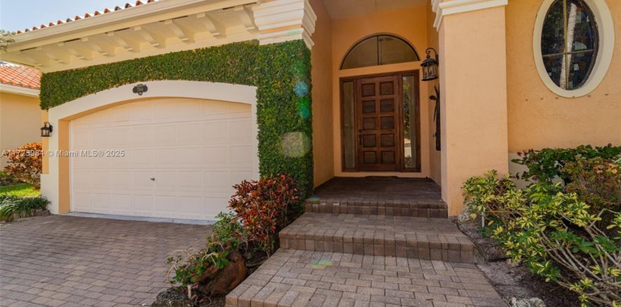 House in Cutler Bay, Florida 4 bedrooms, 231.88 sq.m. № 1476873