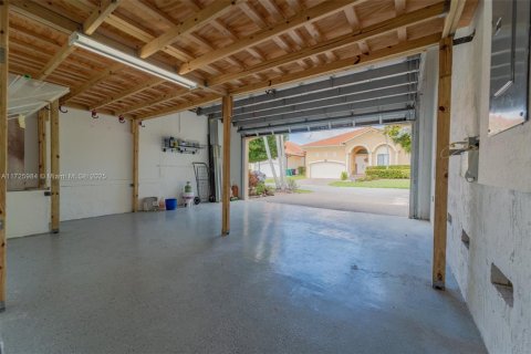 House in Cutler Bay, Florida 4 bedrooms, 231.88 sq.m. № 1476873 - photo 22